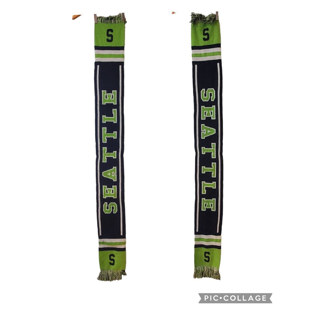 NWT ChoKoLids Seattle Seahawks NFL Reversible Scarf
